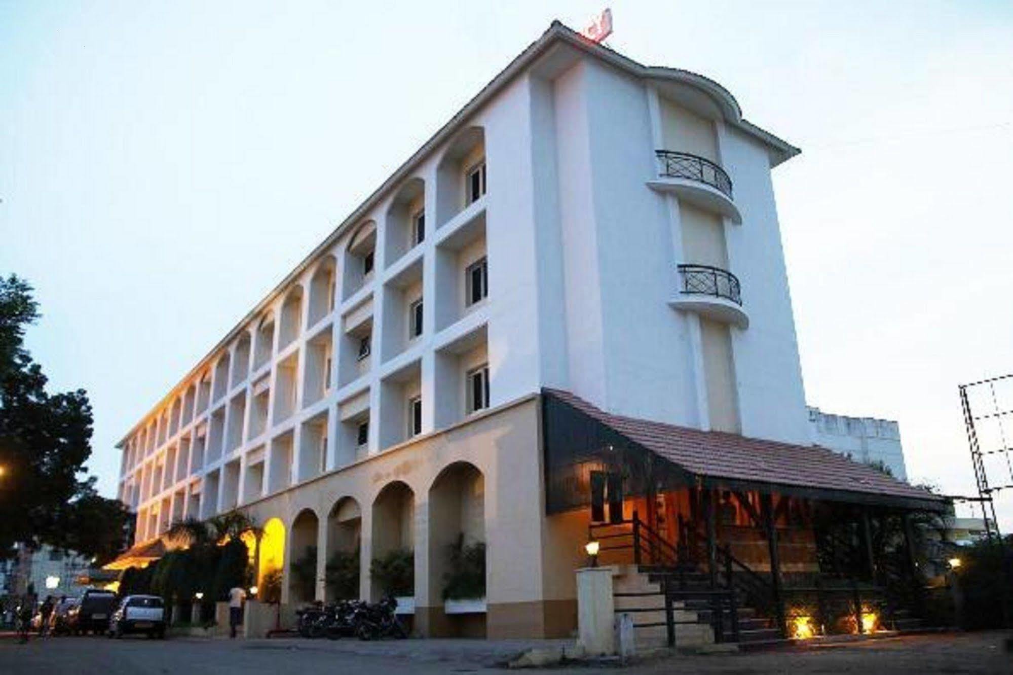 The Residency Karur Otel Dış mekan fotoğraf